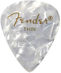FENDER FENDER 351 SHAPE PREMIUM CELLULOID 12-PACK, WHITE MOTO, MEDIUM