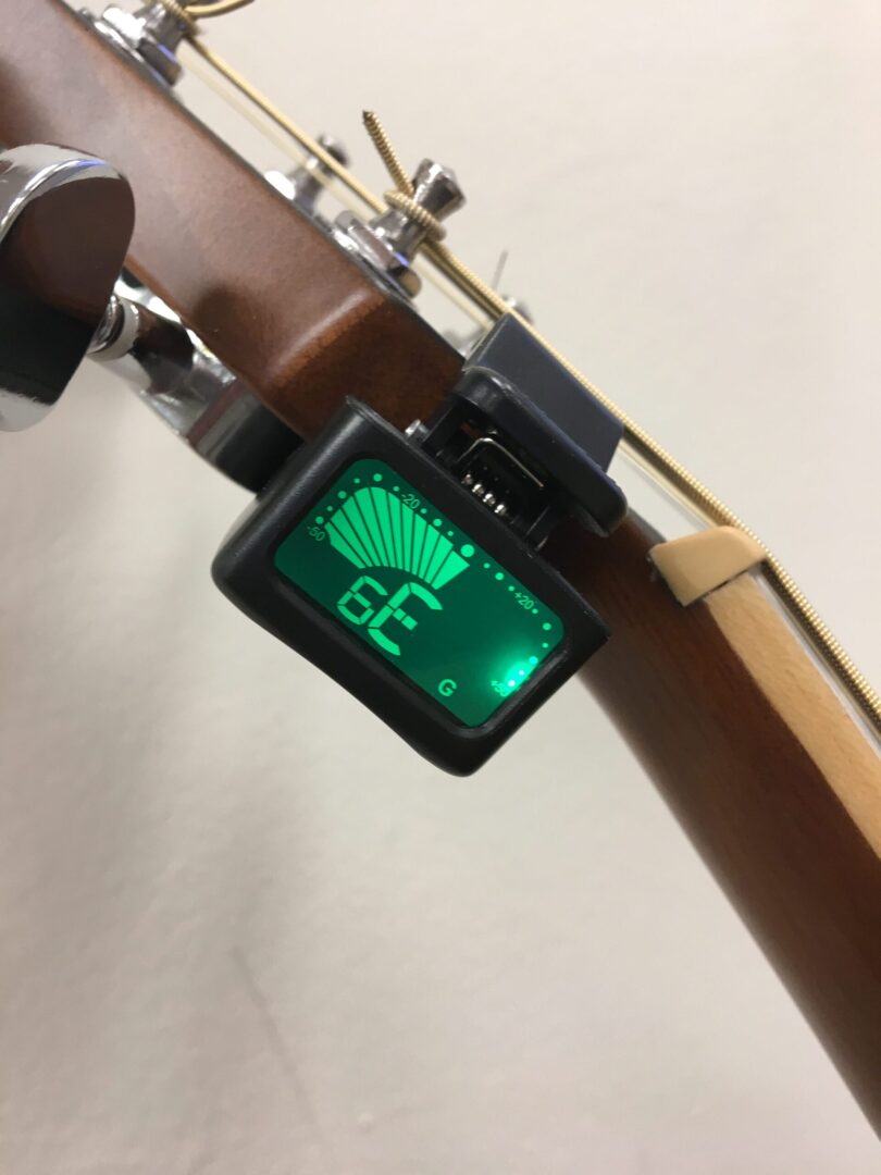 Oasis Oasis� OT-6 Under Headstock Clip-on Tuner